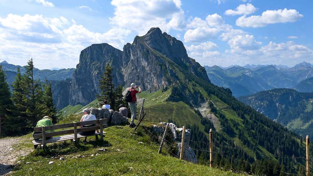 Italien-Wirt stocksauer: Wandergruppe benimmt sich auf Hütte komplett daneben – Bergsteigerverein reagiert