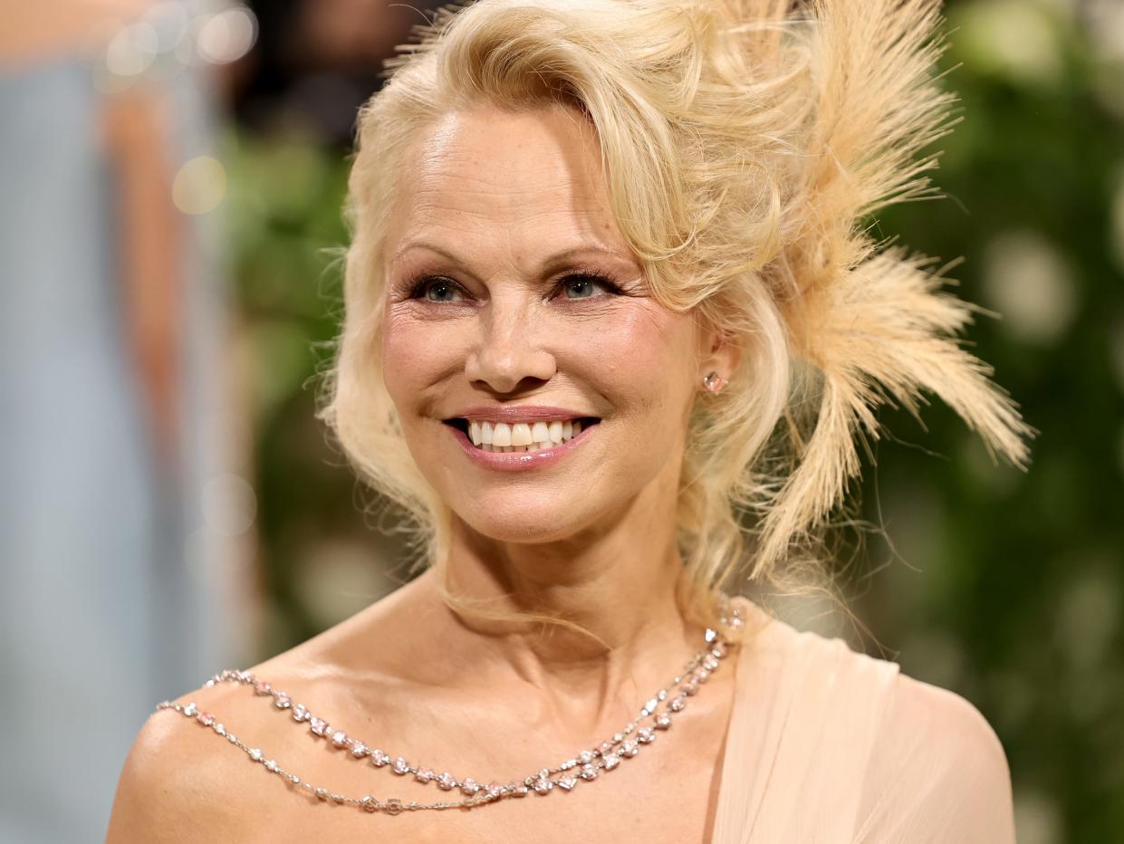 NEW YORK, NEW YORK - MAY 06: Pamela Anderson attends The 2024 Met Gala Celebrating 