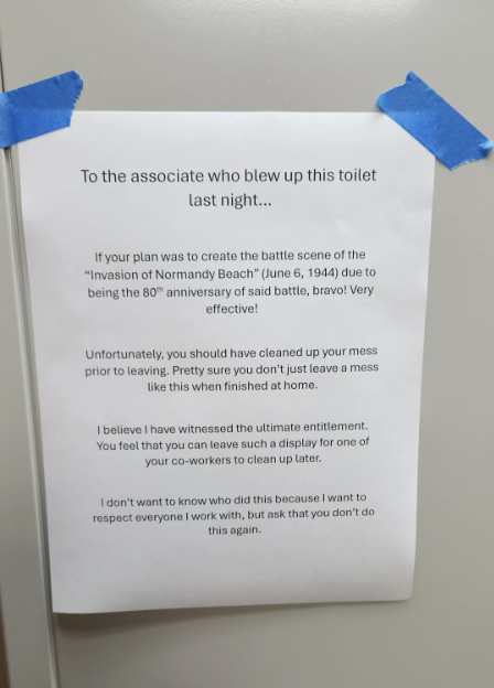 A note to employees about a dirty bathroom