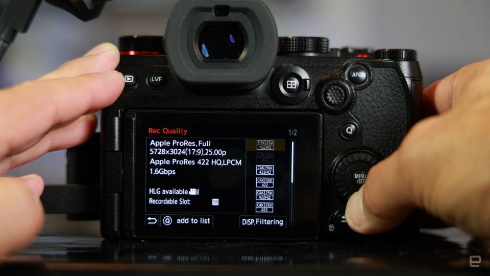 <p>Panasonic G9 II mirrorless camera review</p>
