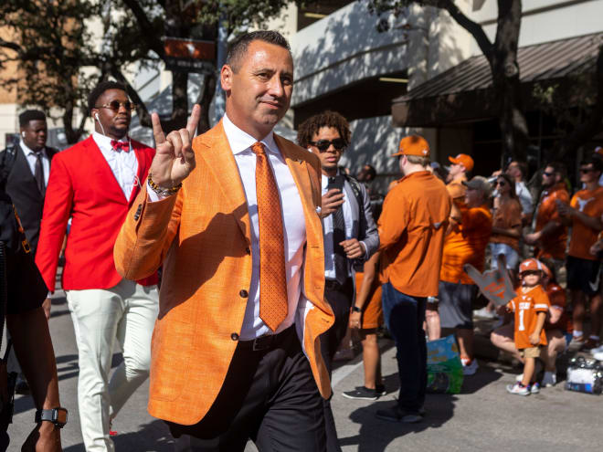 Fact or Fiction: Texas recruits QBs better than anyone in CFB