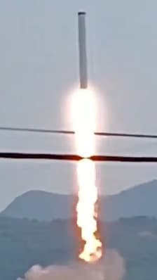 Chine: une fusée décolle par erreur et s’écrase quelques minutes plus tard près d’une grande ville 