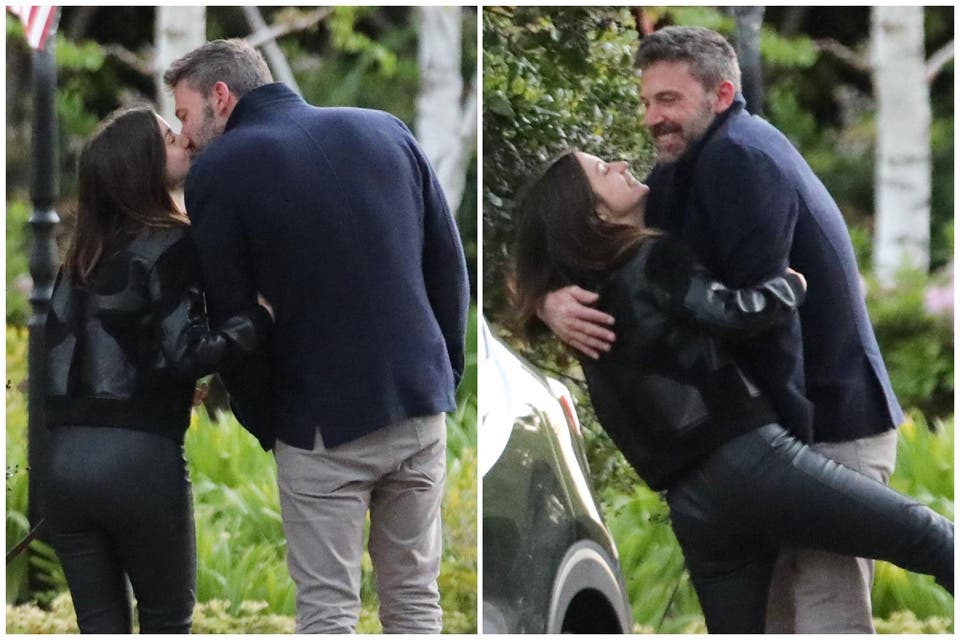 Ben Affleck and Ana de Armas share a kiss during Los Angeles stroll