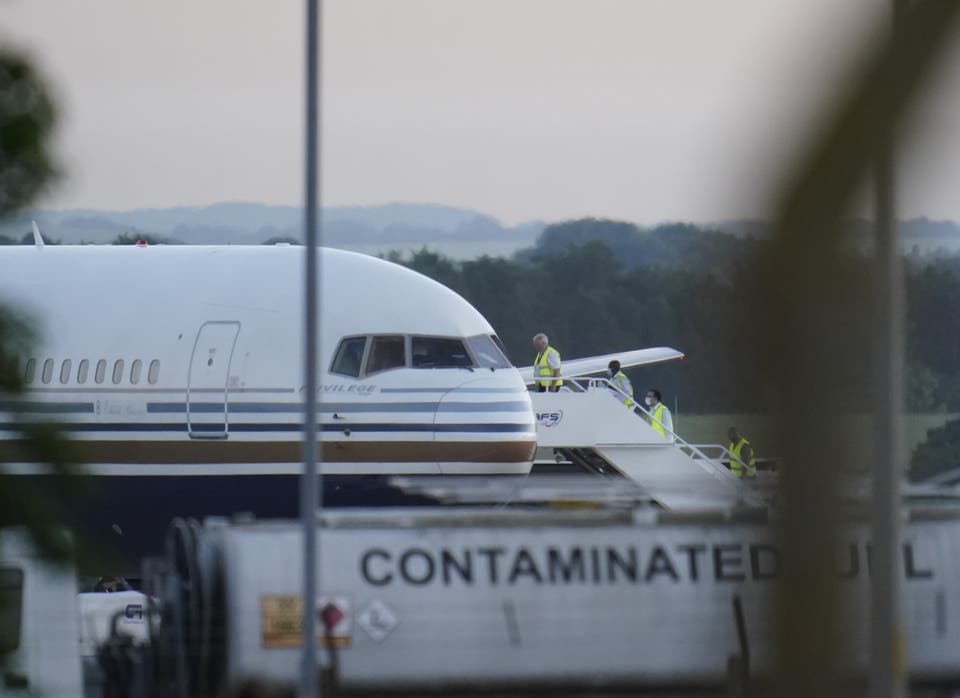 Ministers ‘highly confident’ Rwanda deportation flights will go ahead